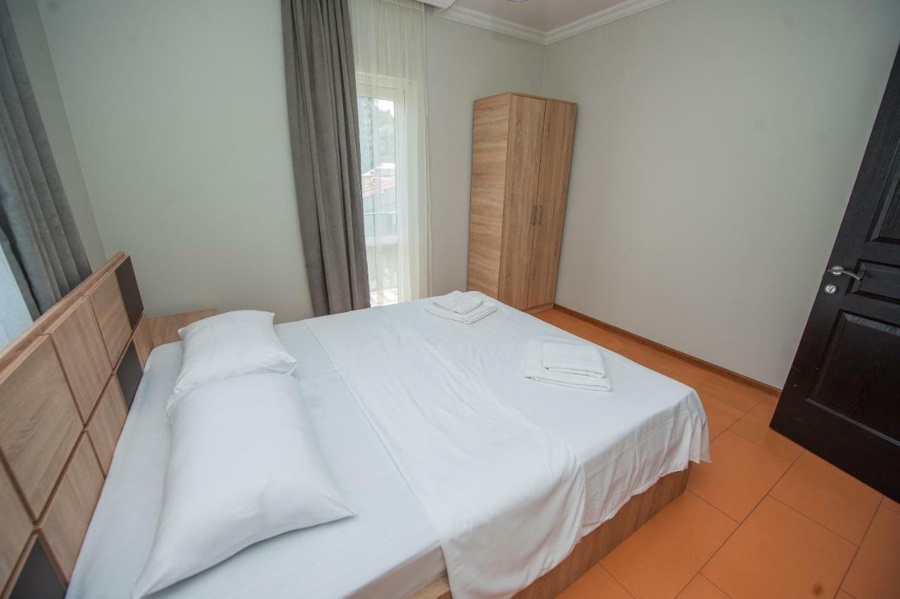 Hotel Cosmos Батумі Екстер'єр фото