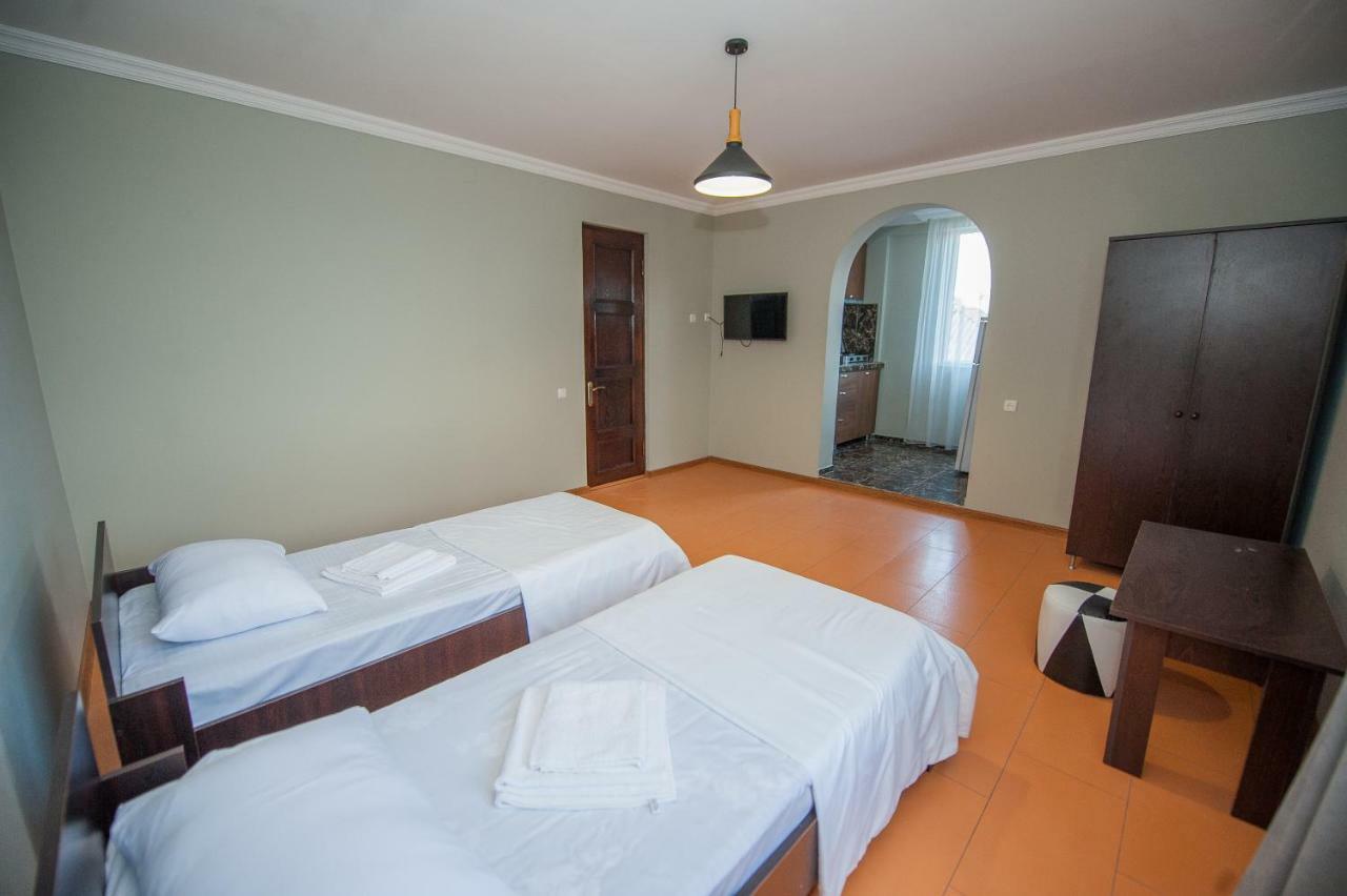 Hotel Cosmos Батумі Екстер'єр фото